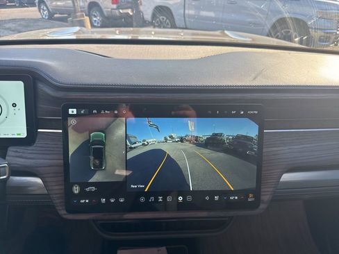 Used 2023 Rivian R1S Adventure image 99