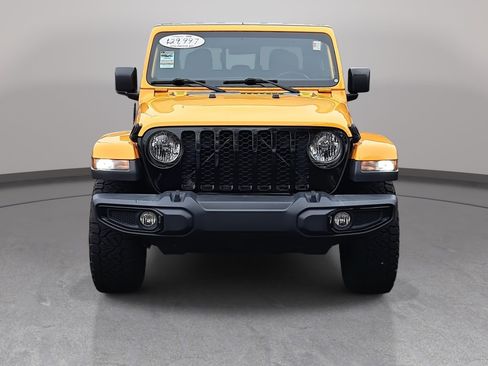 Used 2021 Jeep Gladiator Willys image 2