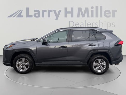 Used 2025 Toyota RAV4 XLE AWD/4WD image 2
