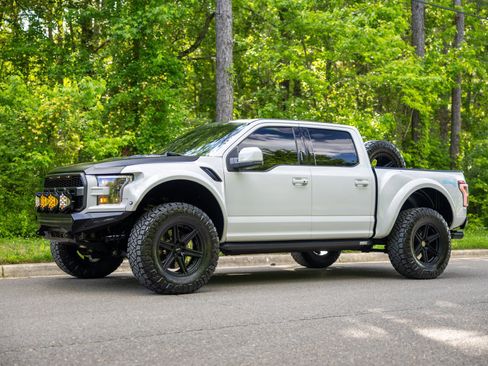 Used 2018 Ford F150 Raptor w/ Equipment Group 802A Luxury AWD/4WD image 40