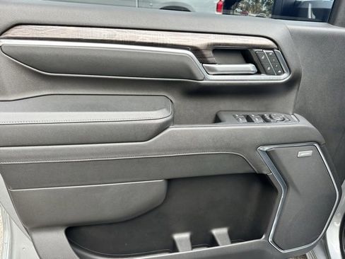 Used 2024 Chevrolet Silverado 2500 LTZ w/ LTZ Convenience Package image 21