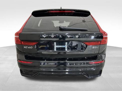 Used 2024 Volvo XC60 B5 Plus image 2