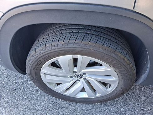 Used 2022 Volkswagen Atlas Cross Sport SE FWD image 9