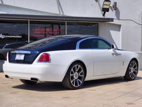 Used 2017 Rolls-Royce Wraith RWD image 6