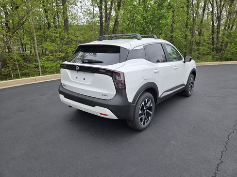 New 2026 Nissan Kicks SV w/ Cold Weather Package AWD/4WD image 3