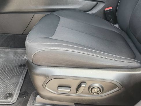 Used 2022 Jeep Grand Cherokee Laredo w/ Luxury Tech Group I AWD/4WD image 23