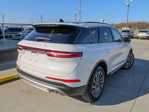Used 2025 Lincoln Corsair Reserve w/ Equipment Group 202A AWD/4WD image 3