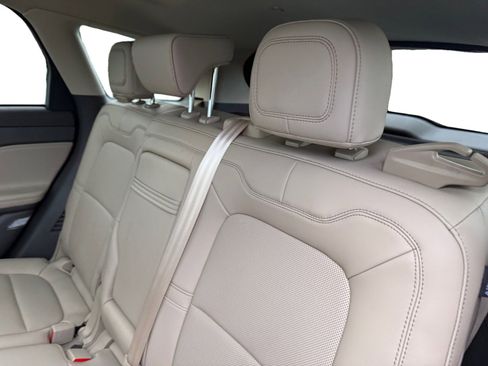 Used 2023 Lincoln Corsair Standard w/ Equipment Group 101A image 16