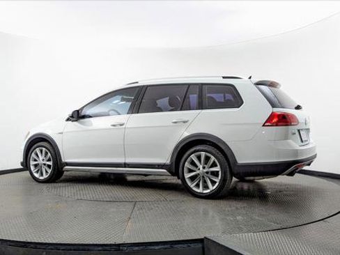 Used 2017 Volkswagen Golf Alltrack SEL image 6