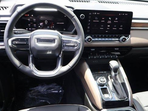 New 2025 GMC Canyon Denali image 17