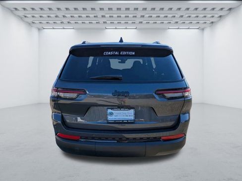 New 2025 Jeep Grand Cherokee L Altitude image 5