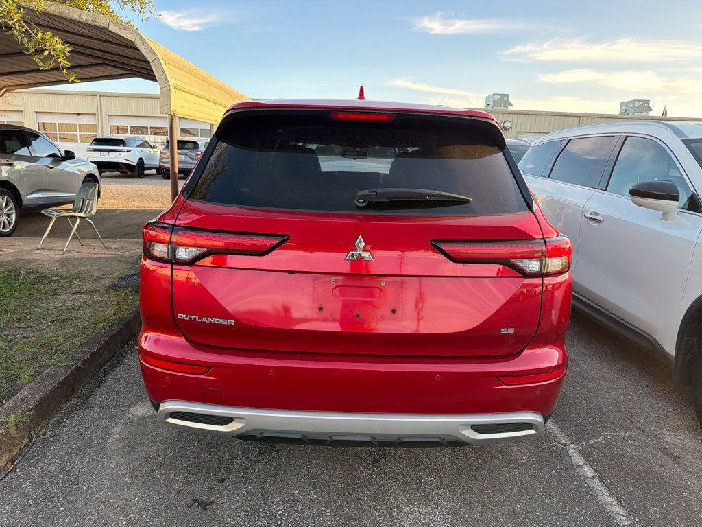 Used 2023 Mitsubishi Outlander SE FWD image 4