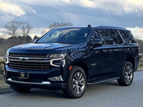 Used 2022 Chevrolet Tahoe LT w/ Luxury Package image 12