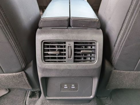 Used 2025 Nissan Rogue SL image 31