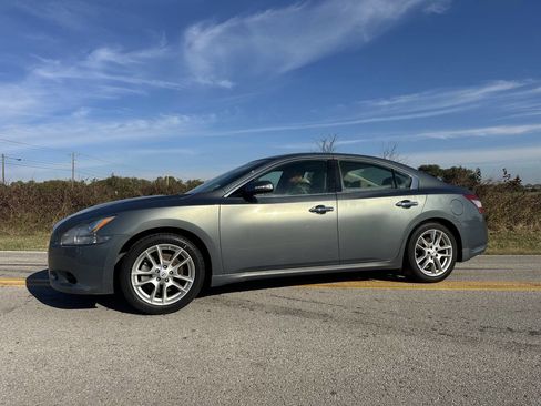 Used 2011 Nissan Maxima 3.5 SV w/ Monitor Pkg image 1