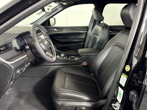 New 2026 Jeep Grand Cherokee L Limited image 7