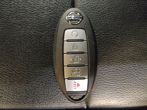 Used 2023 Nissan Sentra SR w/ SR Premium Package image 32