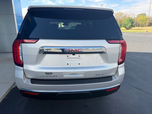Used 2023 GMC Yukon SLT image 10