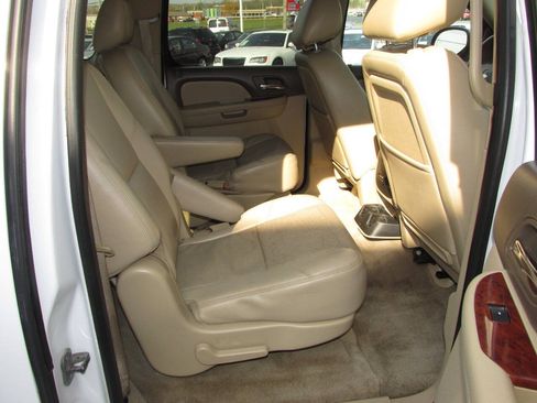 Used 2012 Chevrolet Suburban LTZ AWD/4WD image 23