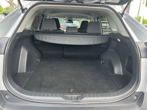 Used 2024 Toyota RAV4 XLE FWD image 33