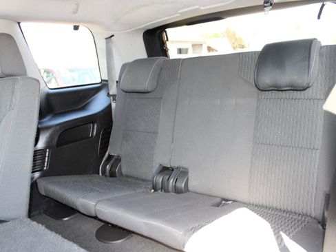 Used 2018 Chevrolet Tahoe LS w/ All-Season Package RWD image 14
