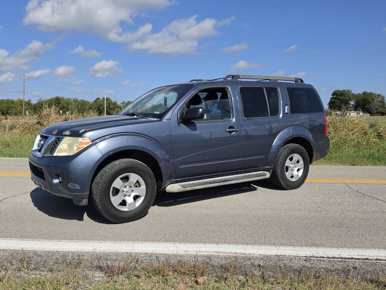 Used 2008 Nissan Pathfinder S RWD image 2