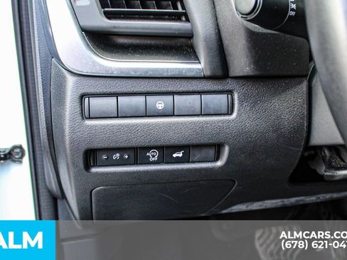 Used 2025 Nissan Rogue SV FWD image 32