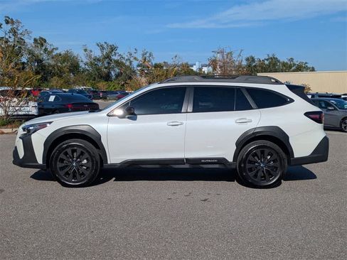 Used 2025 Subaru Outback Onyx Edition image 2