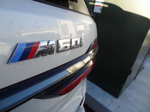 Used 2024 BMW X7 M60i w/ Executive Package image 6