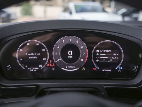 New 2025 Porsche Cayenne image 17