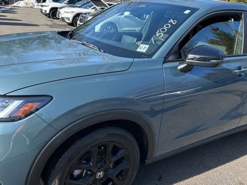 Used 2023 Honda HR-V Sport image 3