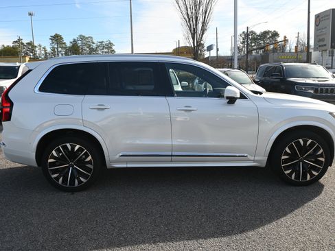 Used 2025 Volvo XC90 B6 Plus image 16