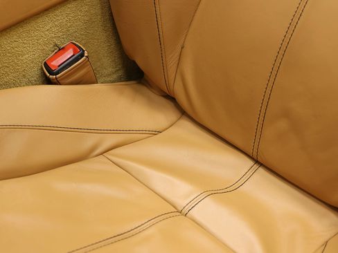 Used 2012 Aston Martin V8 Vantage V8 Convertible 2D image 18