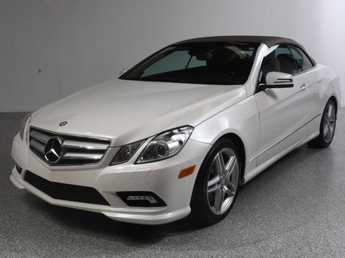 Used 2011 Mercedes-Benz E 550 Cabriolet image 2