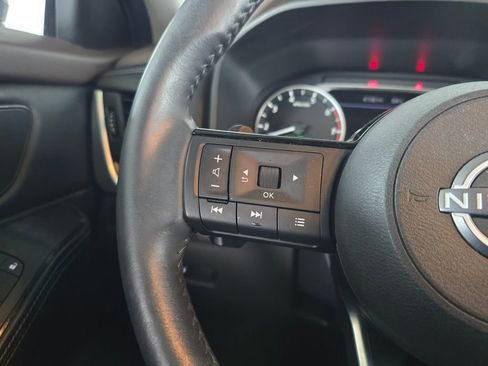Used 2023 Nissan Rogue SV FWD image 33