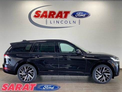 New 2026 Lincoln Aviator Black Label w/ Jet Appearance Package AWD/4WD image 8