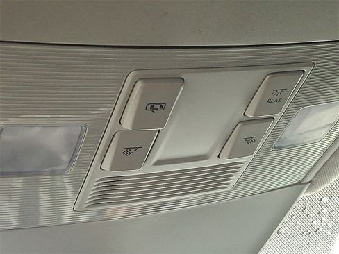 Used 2022 Volkswagen Taos SE w/ IQ.Drive SE Package image 28