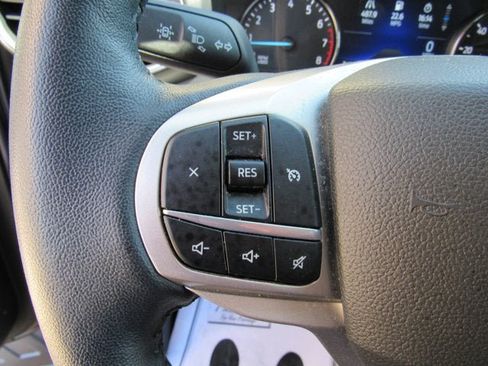 Used 2023 Ford Explorer XLT w/ Equipment Group 202A AWD/4WD image 13