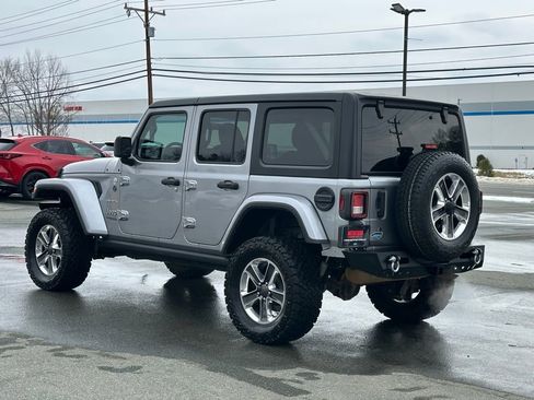 Used 2019 Jeep Wrangler Unlimited Sahara image 3