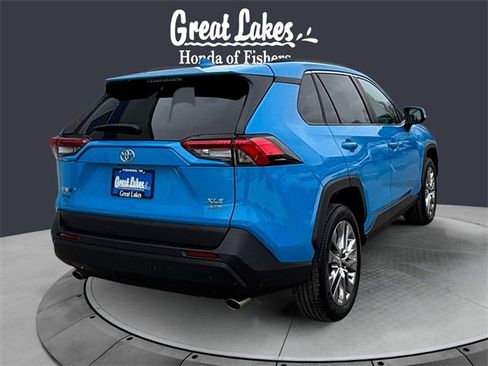 Used 2020 Toyota RAV4 XLE Premium image 5