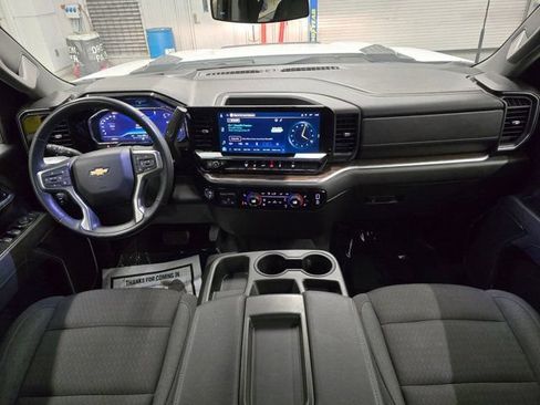 Used 2025 Chevrolet Silverado 2500 LT w/ Convenience Package AWD/4WD image 42