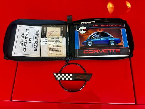 Used 1995 Chevrolet Corvette Convertible RWD image 2