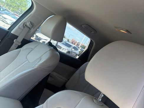 Used 2024 Kia Sorento EX FWD image 4