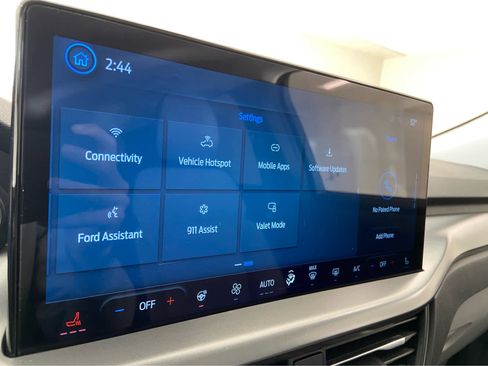 Used 2025 Ford Escape SE image 33