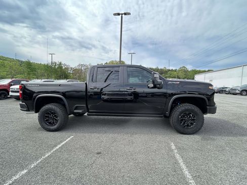 New 2026 Chevrolet Silverado 2500 ZR2 w/ ZR2 Bison Edition AWD/4WD image 2