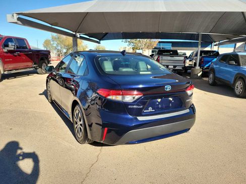 Used 2021 Toyota Corolla LE w/ Carpet Mat Package (TMS) image 4