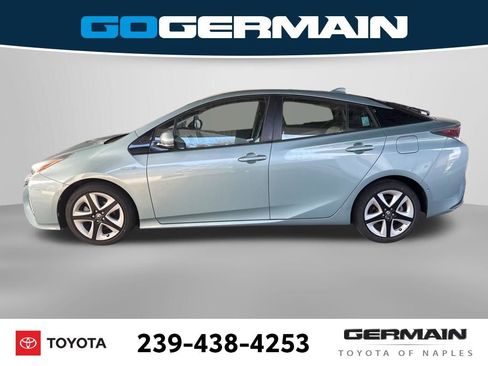 Used 2017 Toyota Prius Four Touring w/ Premium Convenience Package image 2