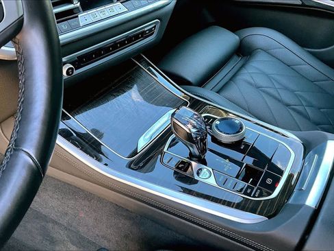 Used 2023 BMW X5 xDrive40i w/ M Sport Package image 17