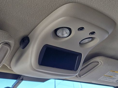 Used 2005 GMC Sierra 2500 SLT w/ Heavy-Duty Power Package image 29