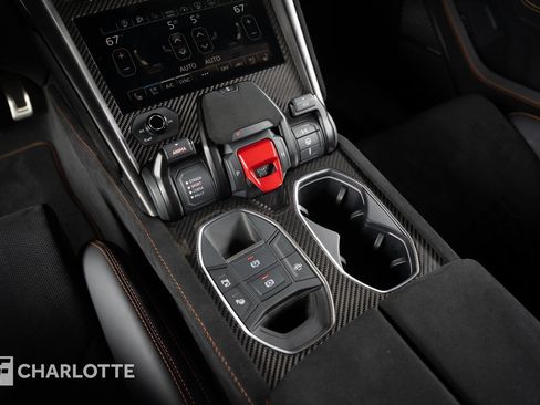 Used 2023 Lamborghini Urus Performante AWD/4WD image 29